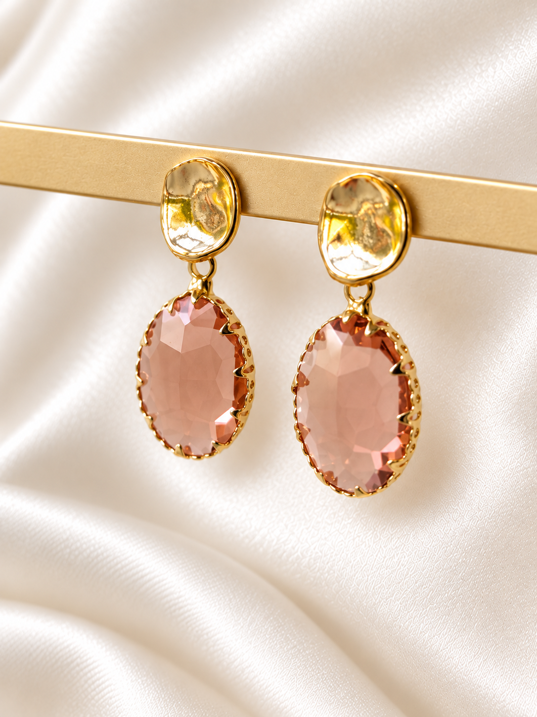 LUCY - Gold & crystal drop earring - Dusty Pink