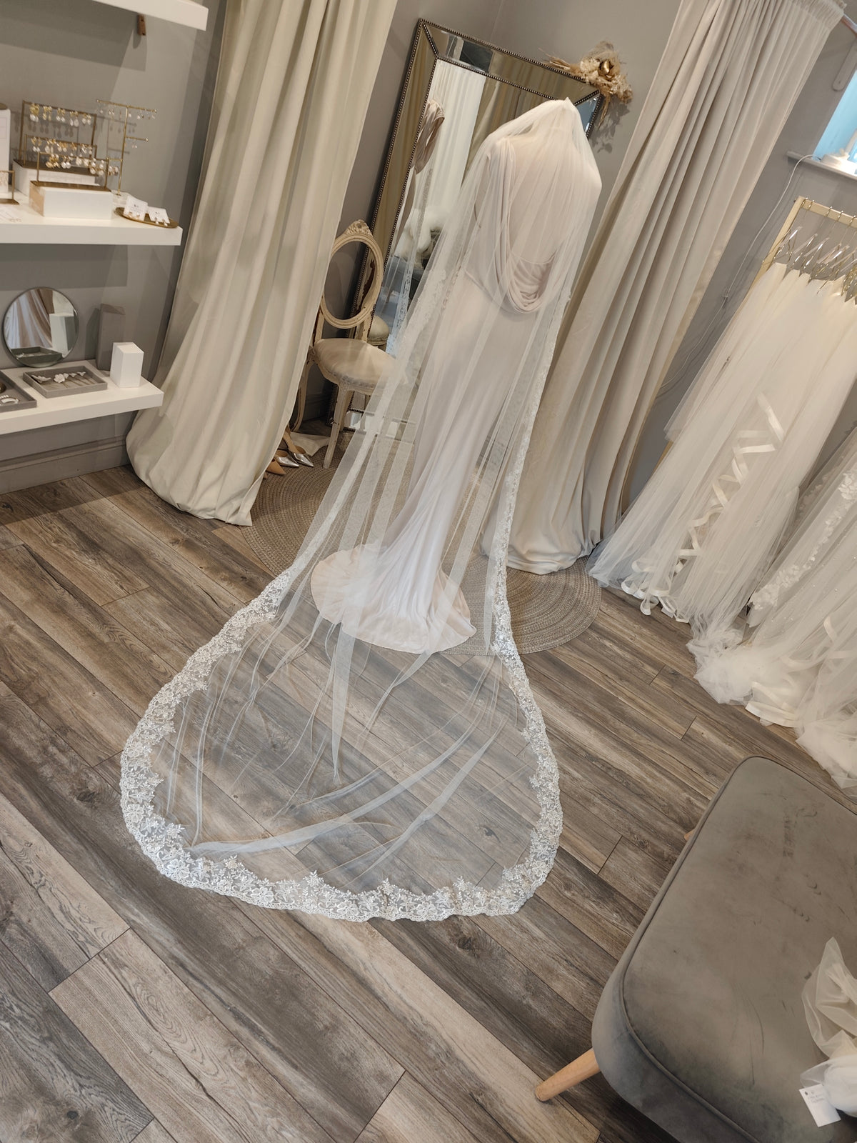 JULIETTE - Lace edge veil