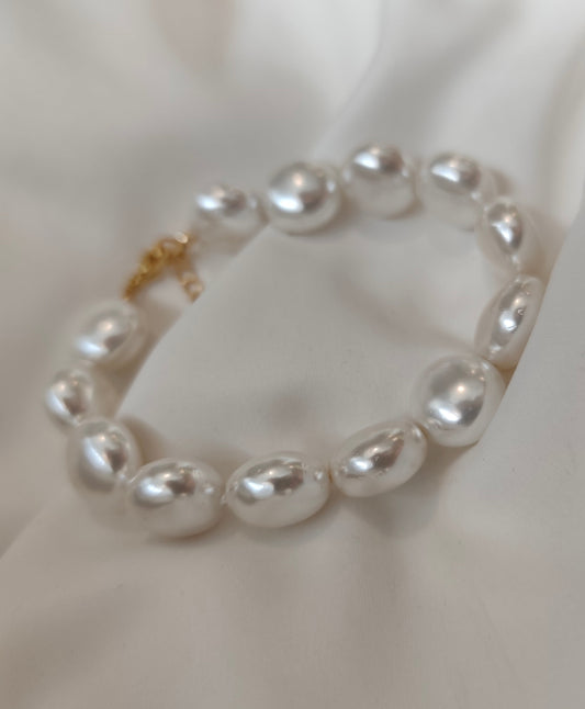ARIEL  -  Chunky Pearl Bracelet