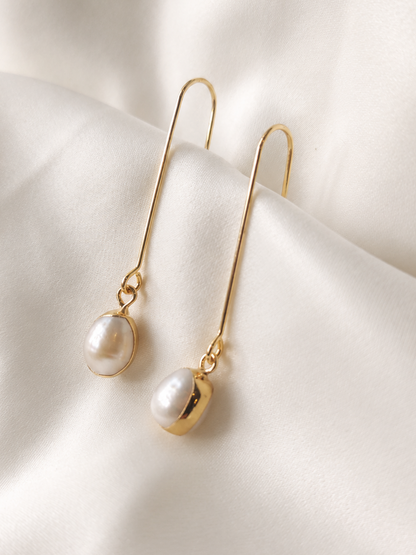 ANDI - Statement Pearl Earrings