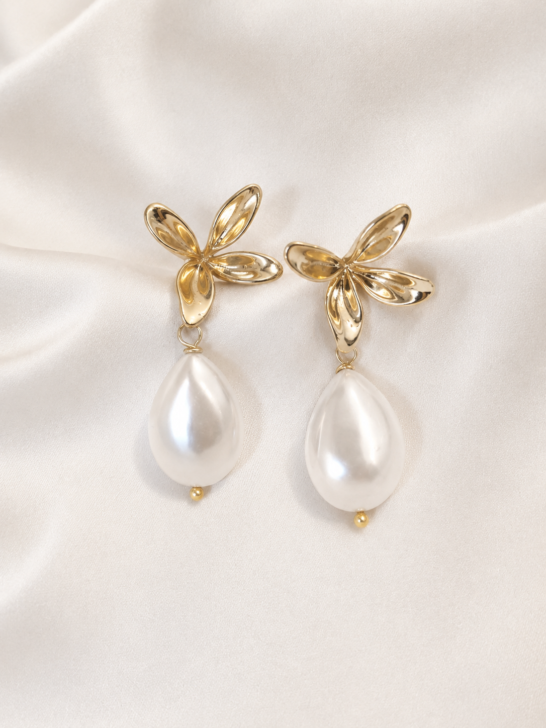 ISLA - Statement Pearl & Gold Bridal Earrings