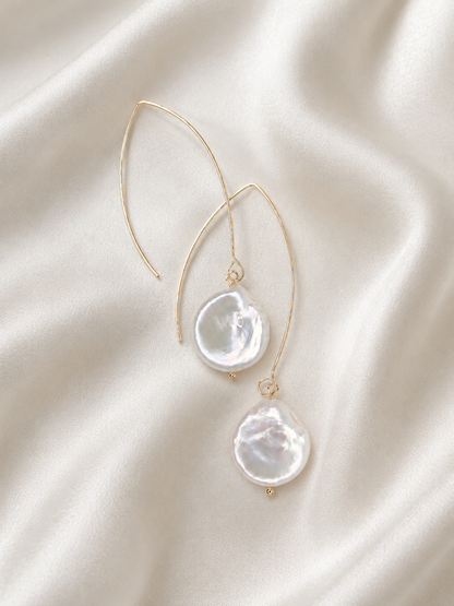 FAYE - Óir &amp; fionnuisce Pearl Drop Bridal Earrings