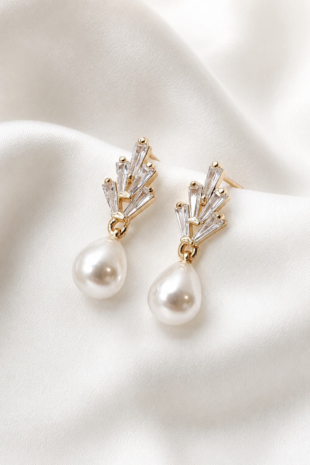 EDITH - Crystal & Pearl  Drop Bridal Earrings