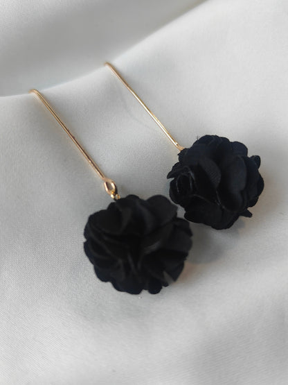 Georgia - Floral drop earrings - Black