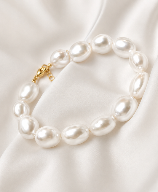ARIEL  -  Chunky Pearl Bracelet