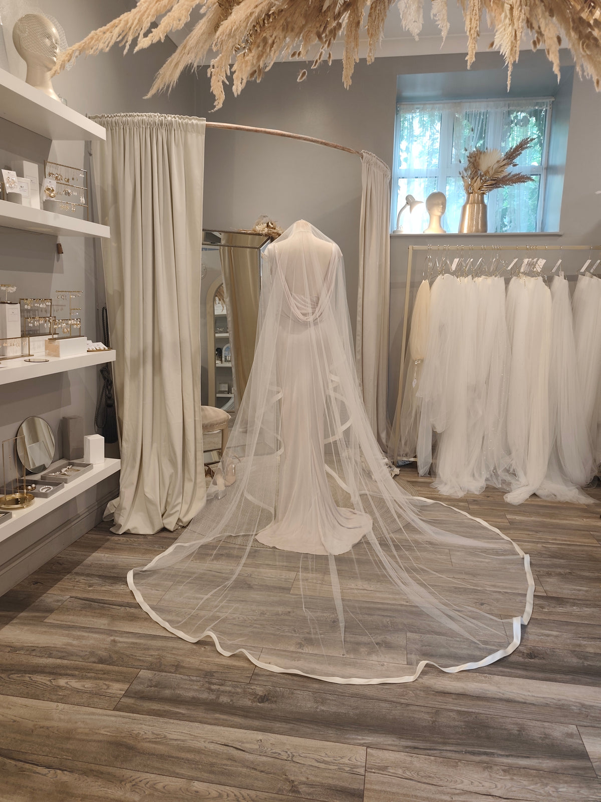 MARA -  Dramatic Satin Edge Drop Veil (Soft Net)