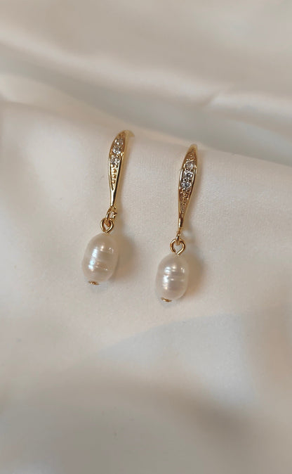 ELLEN - Petite Pearl Bridal Earring