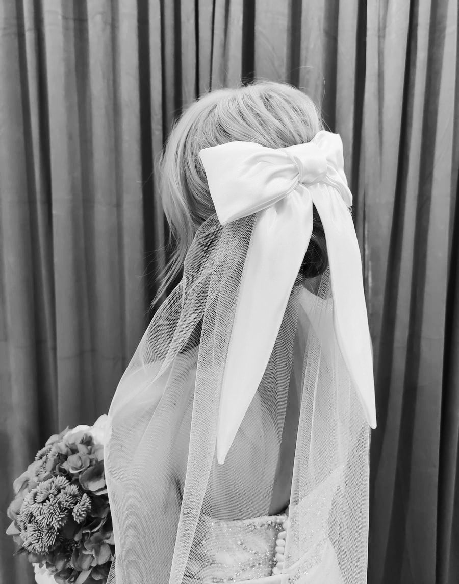 BEAU - Satin Bridal Bow Veil Malartach