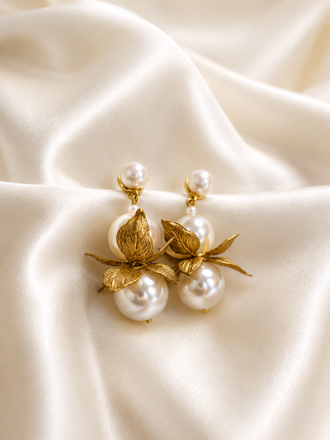 FLORRIE - Pearl and gold earrings