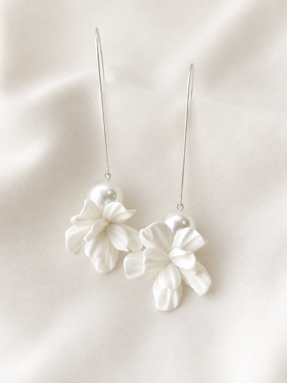 ALORA - Statement pearl & floral earrings - Silver