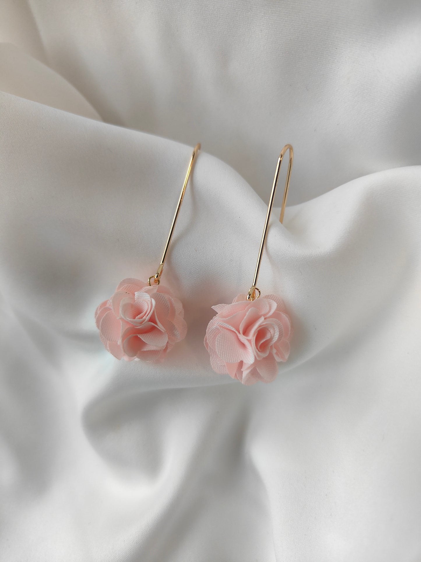 Georgia - Floral drop earrings - Gently Pink