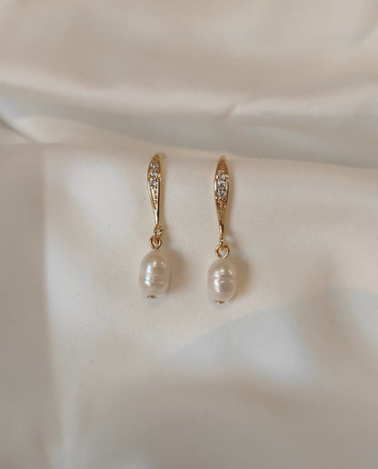 ELLEN - Petite Pearl Bridal Earring