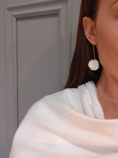 Georgia - Floral drop earrings - Ivory