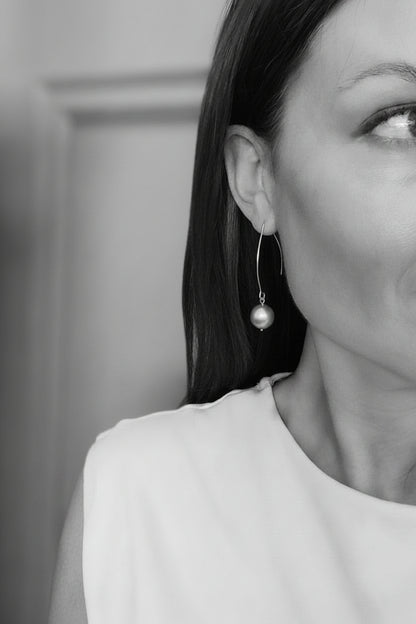 Niamh  - Pearl Drop Earring - Champagne