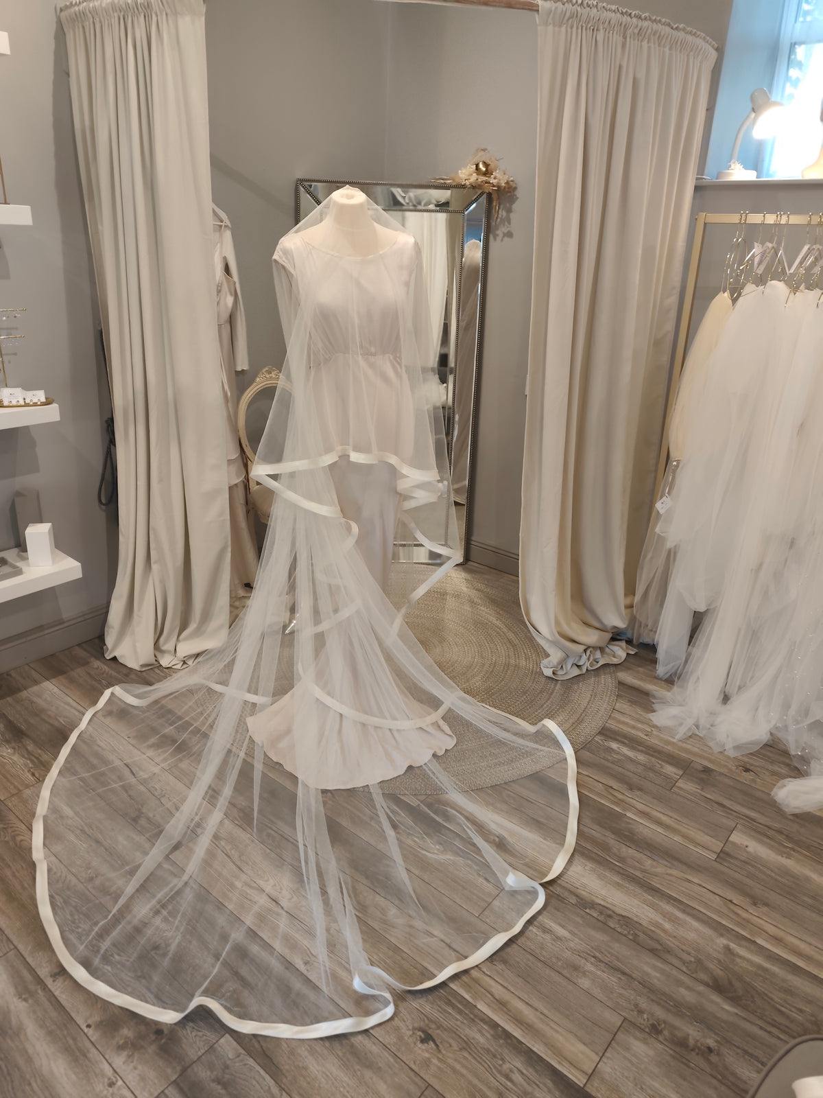 MARA -  Dramatic Satin Edge Drop Veil (Soft Net)