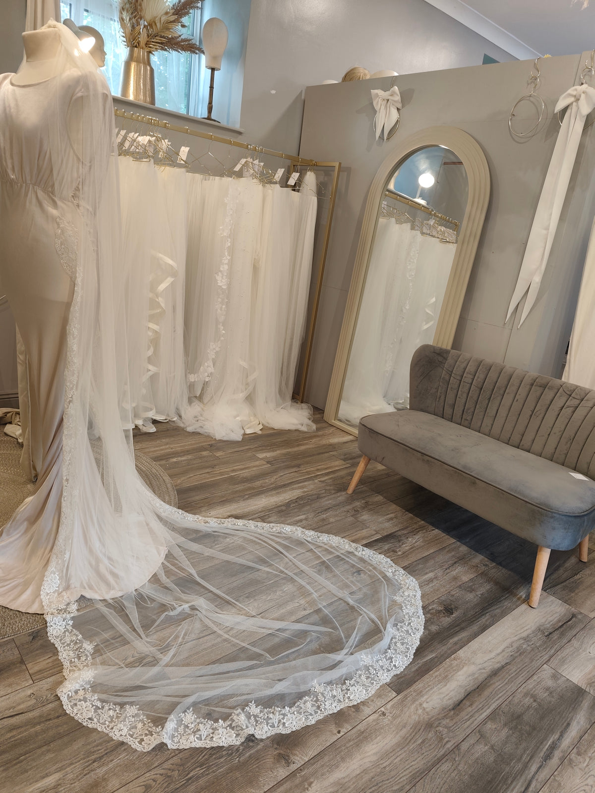 JULIETTE - Lace edge veil