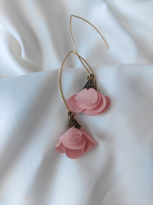 (Copy) Jenni - Floral drop earrings - Peachy