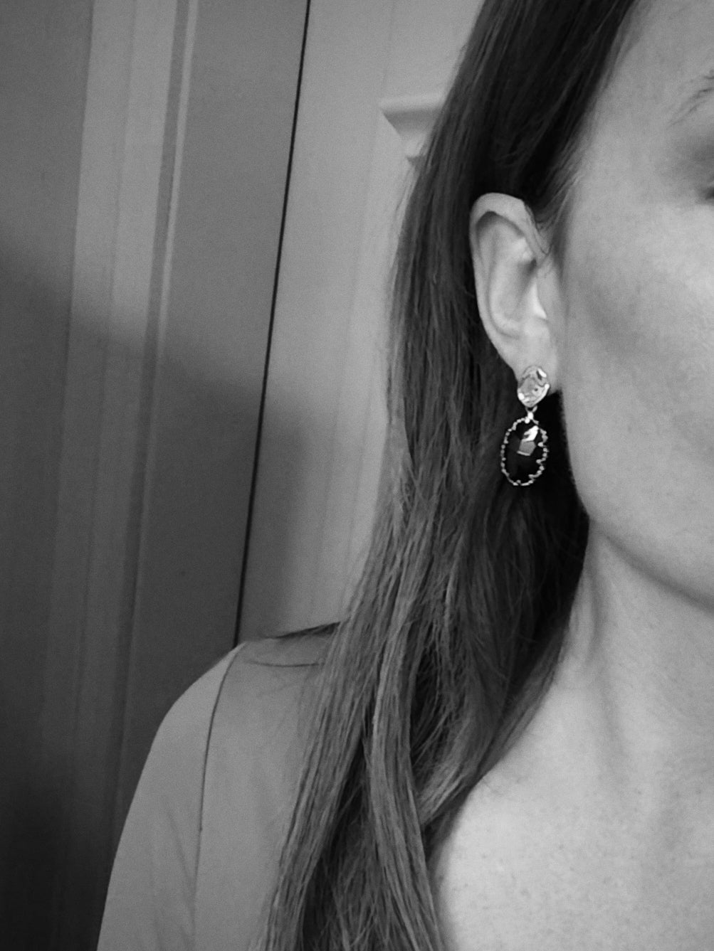 LUCY - Gold & crystal drop earring - Pretty pink