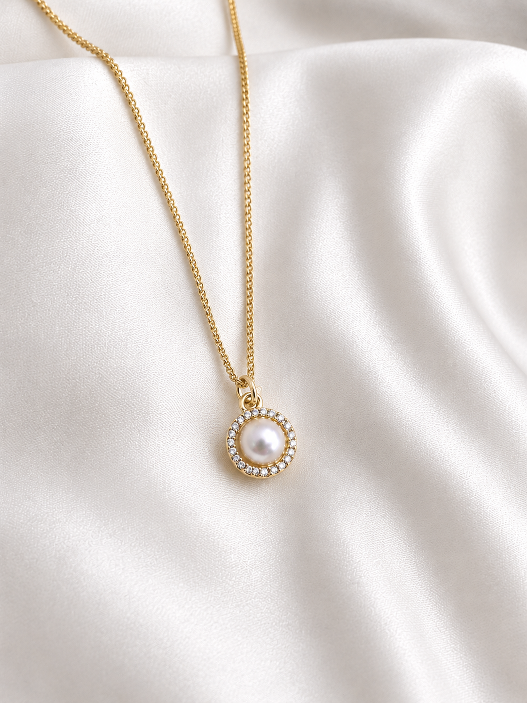 Petite - Muince Bridal Pearl Fionnuisce