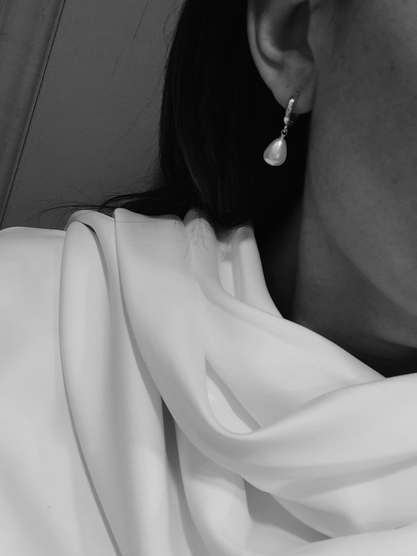 PENNY - Pearl Hoop Earrings