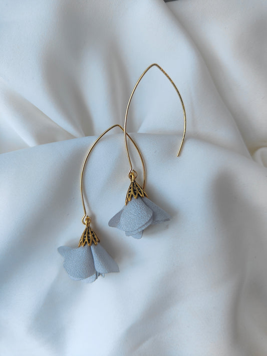 Jenni - Floral drop earrings - Silver/Grey
