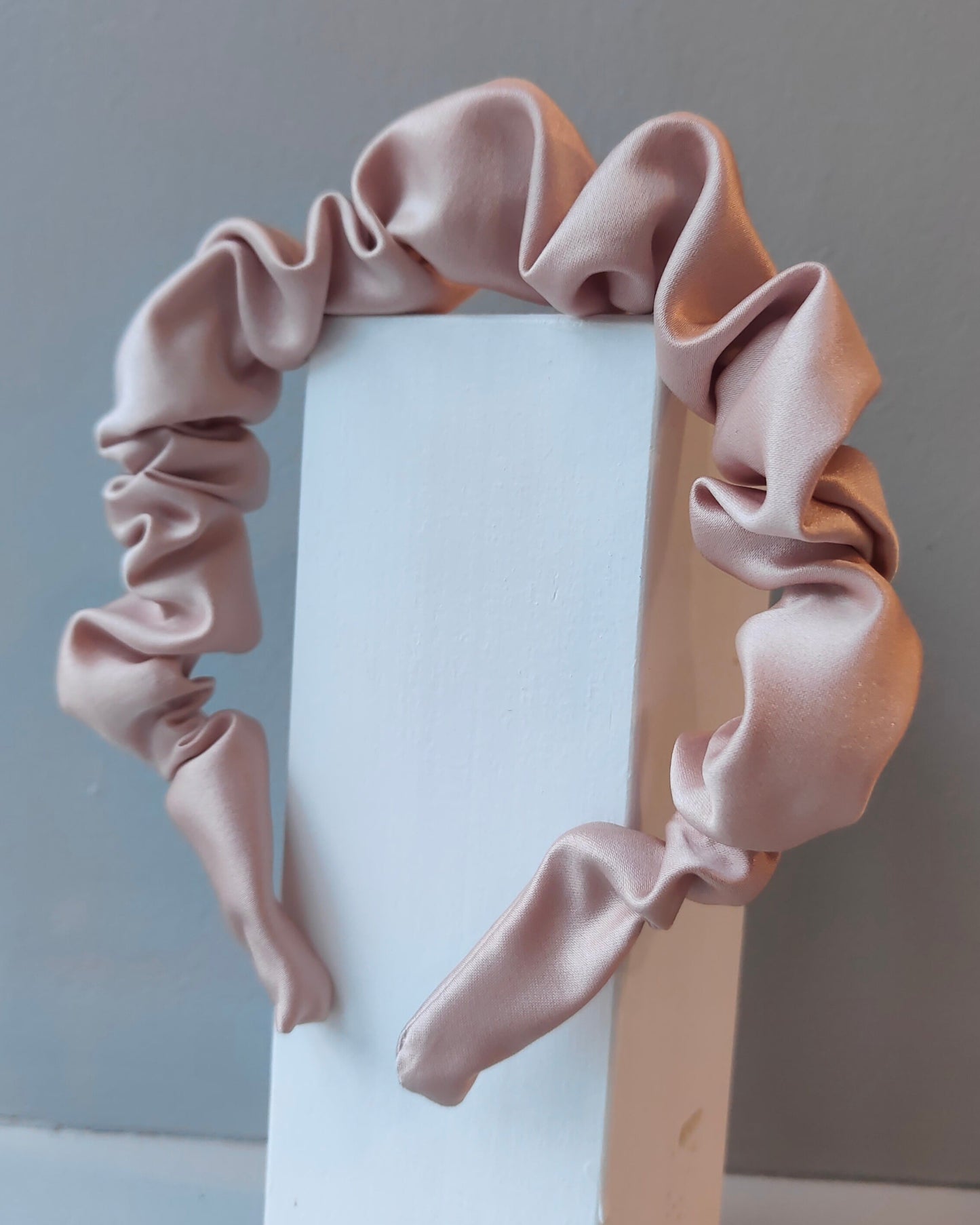 Petite Blush Pink Ruffle Headband - ☘ DEARADH ÉIREANN 