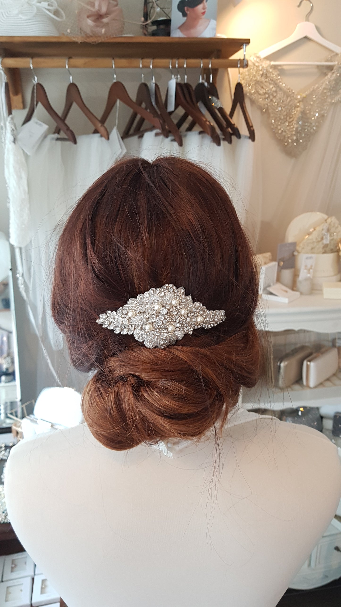 MOLLY - *Díoltóir is Fearr* Cúlpháirtí Gruaige Crystal Bridal