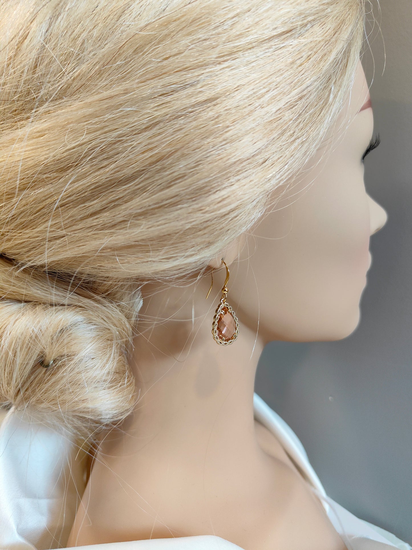 *STUDIO SALE* Duchess Crystal Earrings Blush