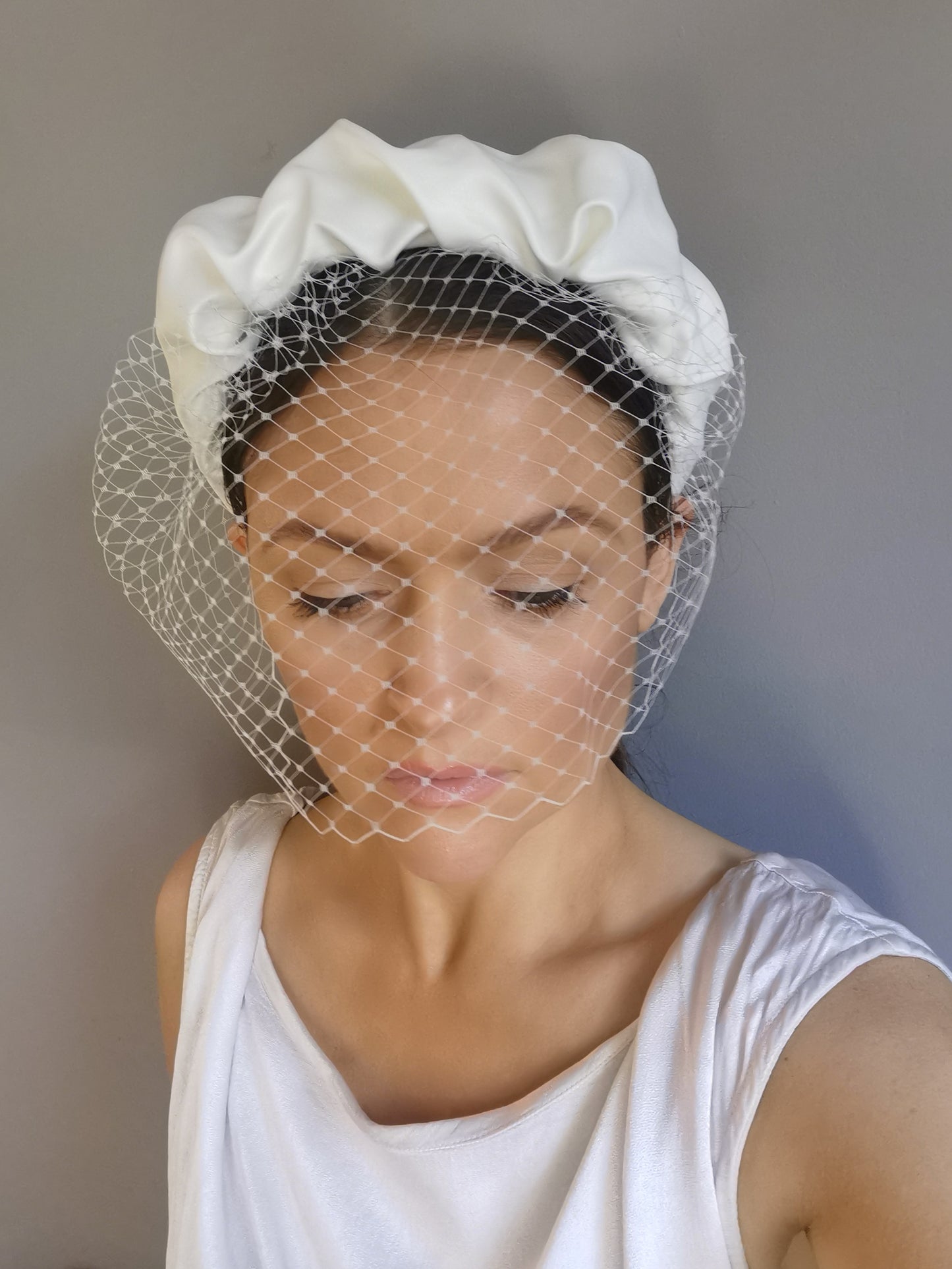 Banna CAROLINE - Ceannbhanda Bridal Satin Comhaimseartha