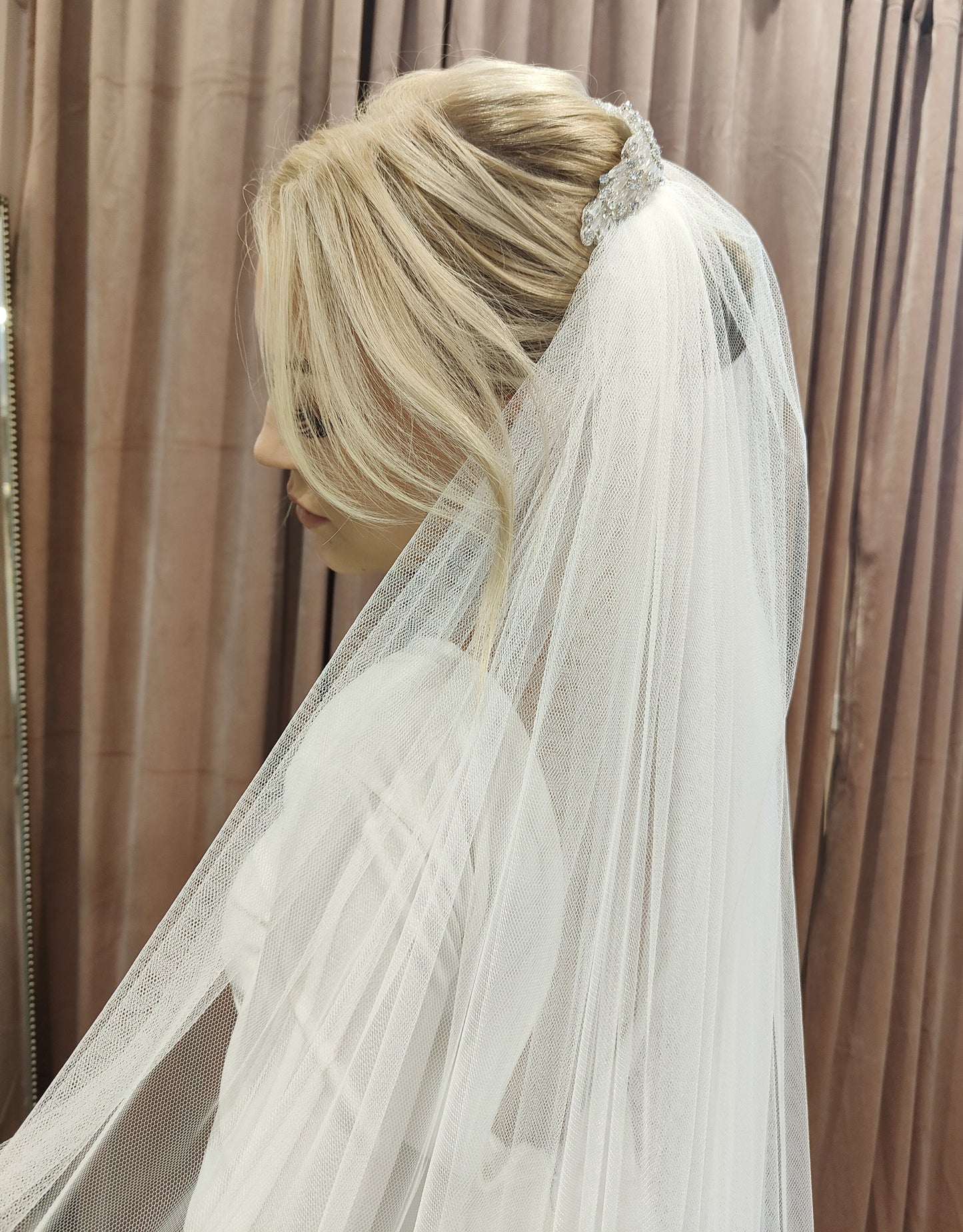ALMA - Side gathered sheer back veil