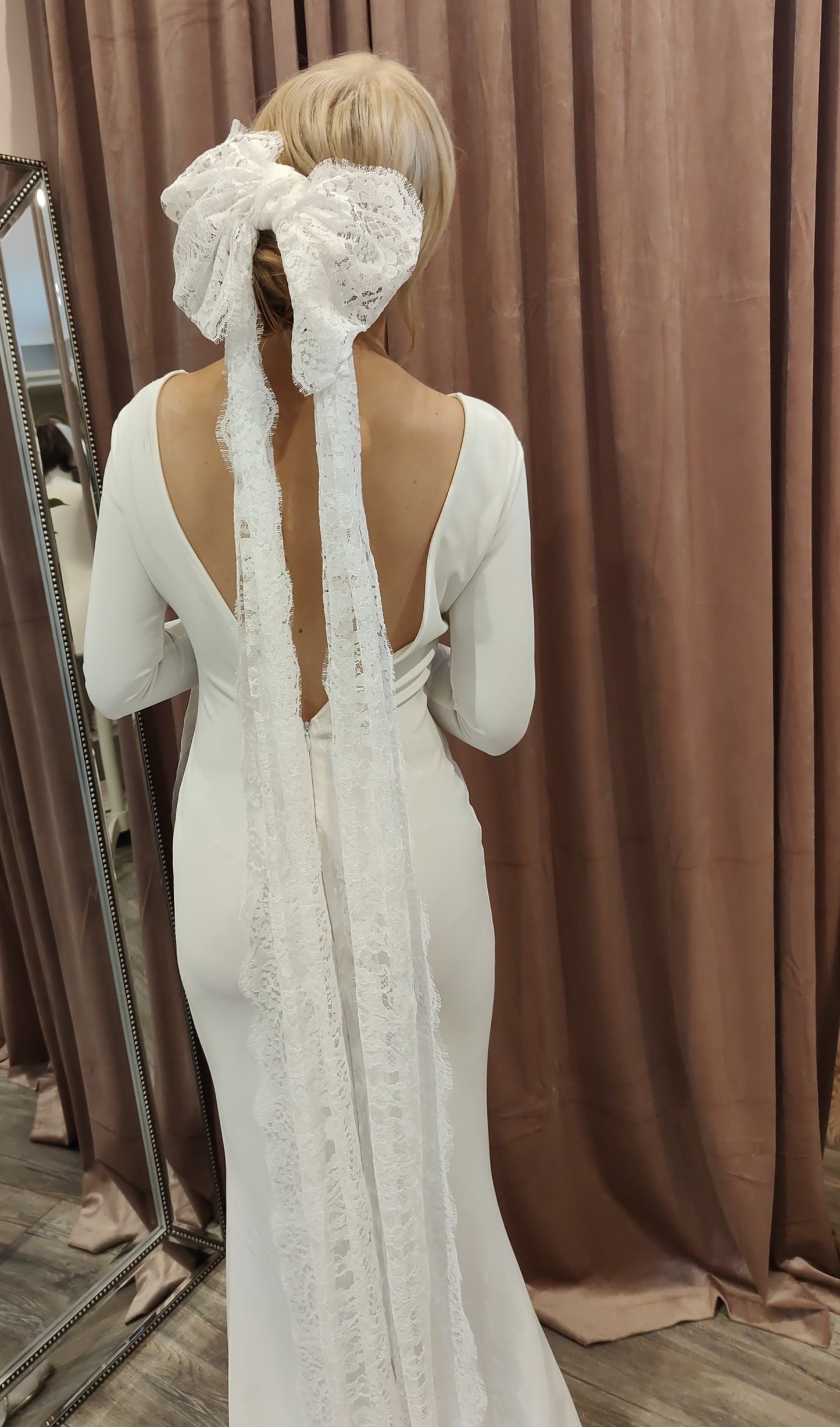 VICTORIA BOW - Vintage Lace Bridal Bow Veil