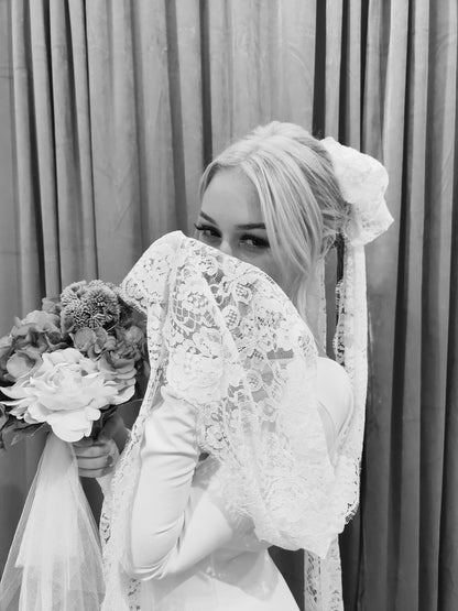 VICTORIA BOW - Vintage Lace Bridal Bow Veil