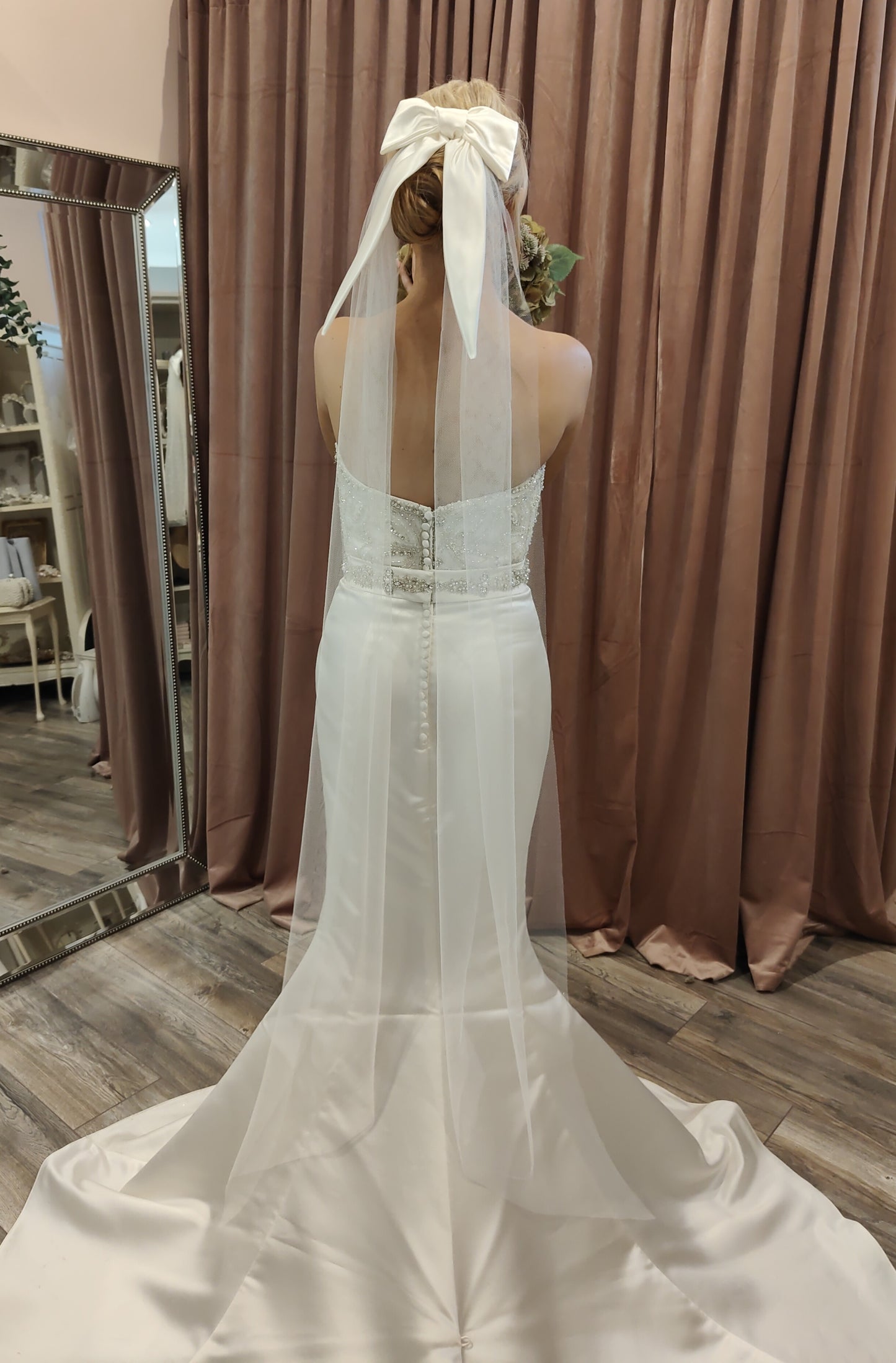 BEAU - Satin Bridal Bow Alternative Veil