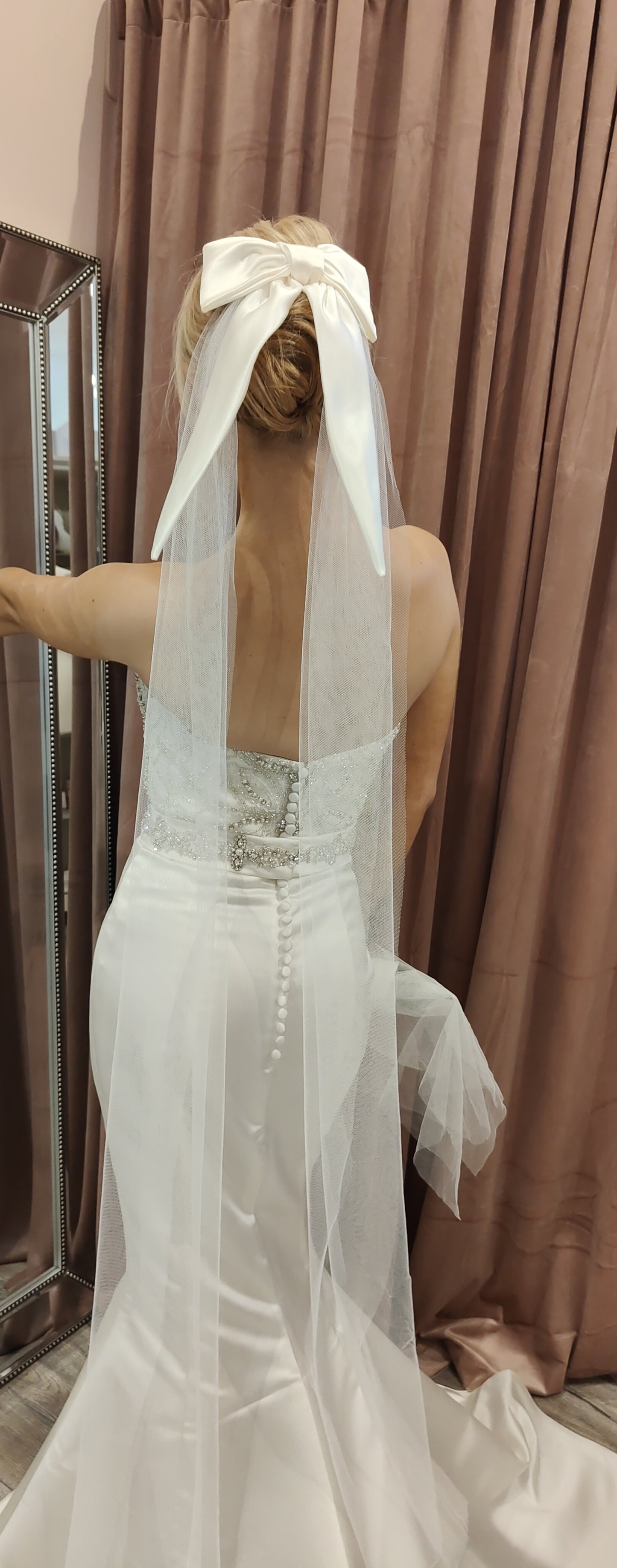 BEAU - Satin Bridal Bow Alternative Veil