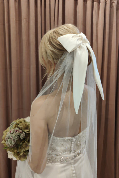 BEAU - Satin Bridal Bow Veil Malartach