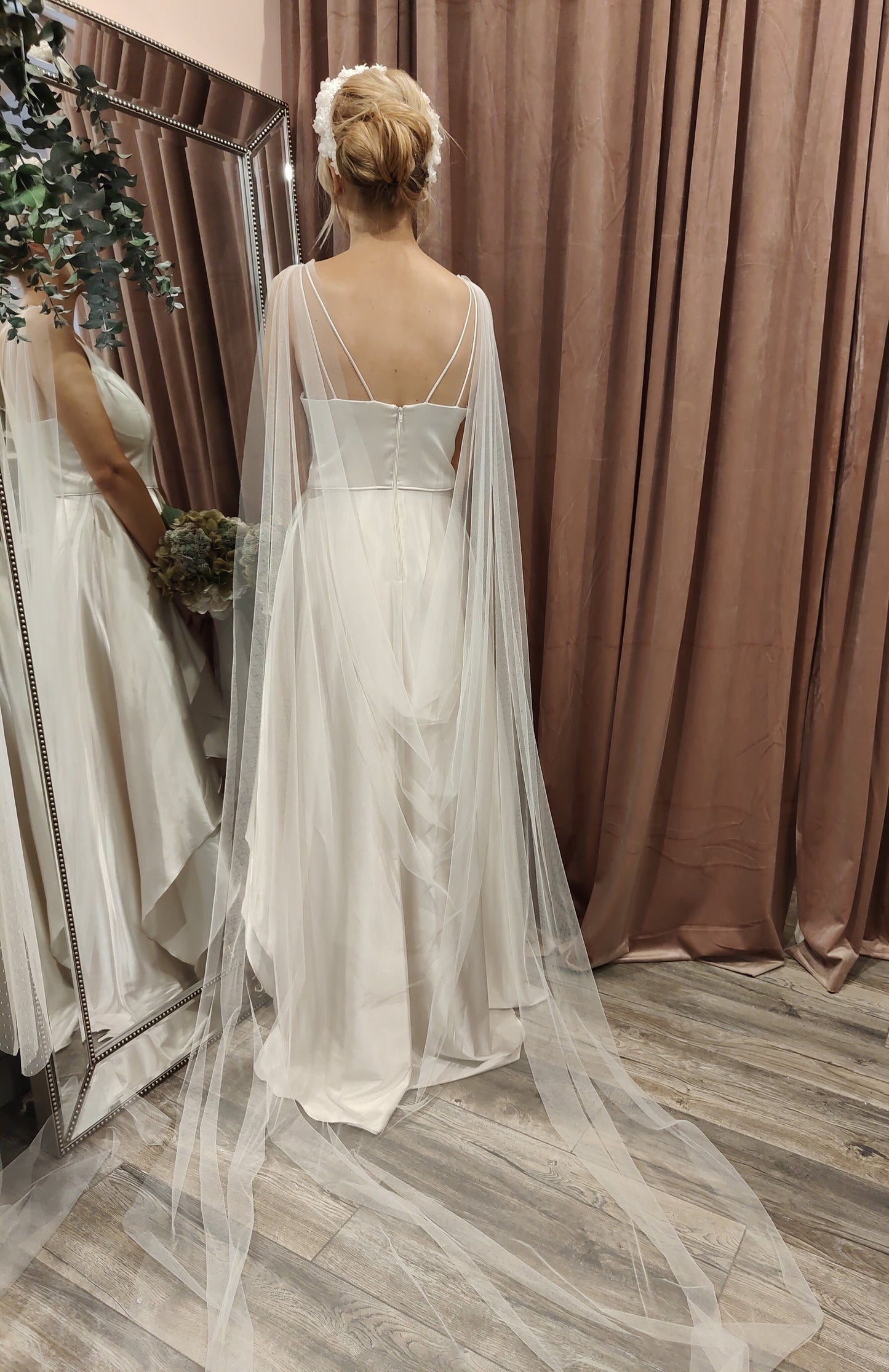 ALANNAH - Dropped Back Bridal Wedding Cape
