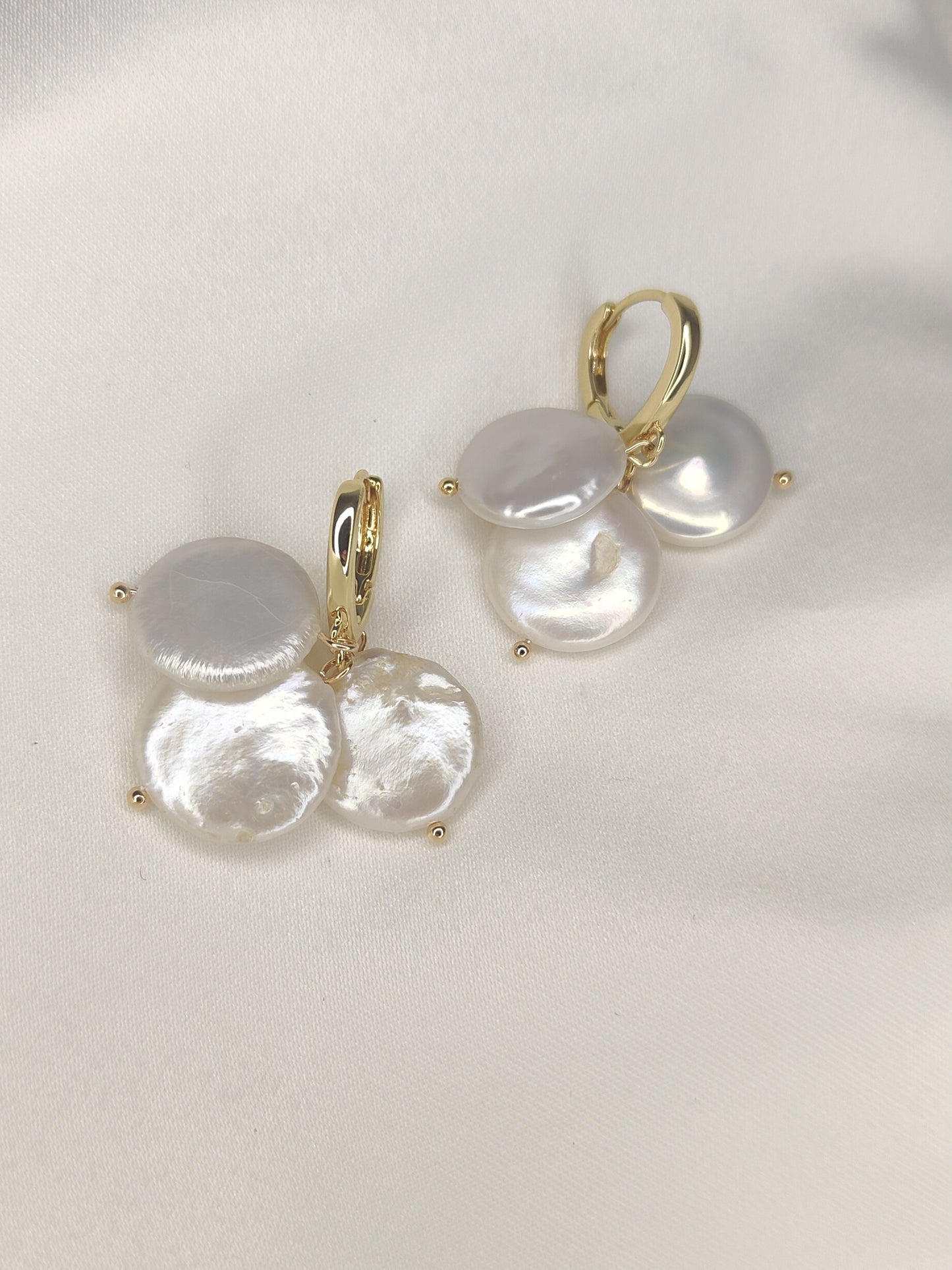 EVELYN - Statement Pearls & Gold Bridal Earrings