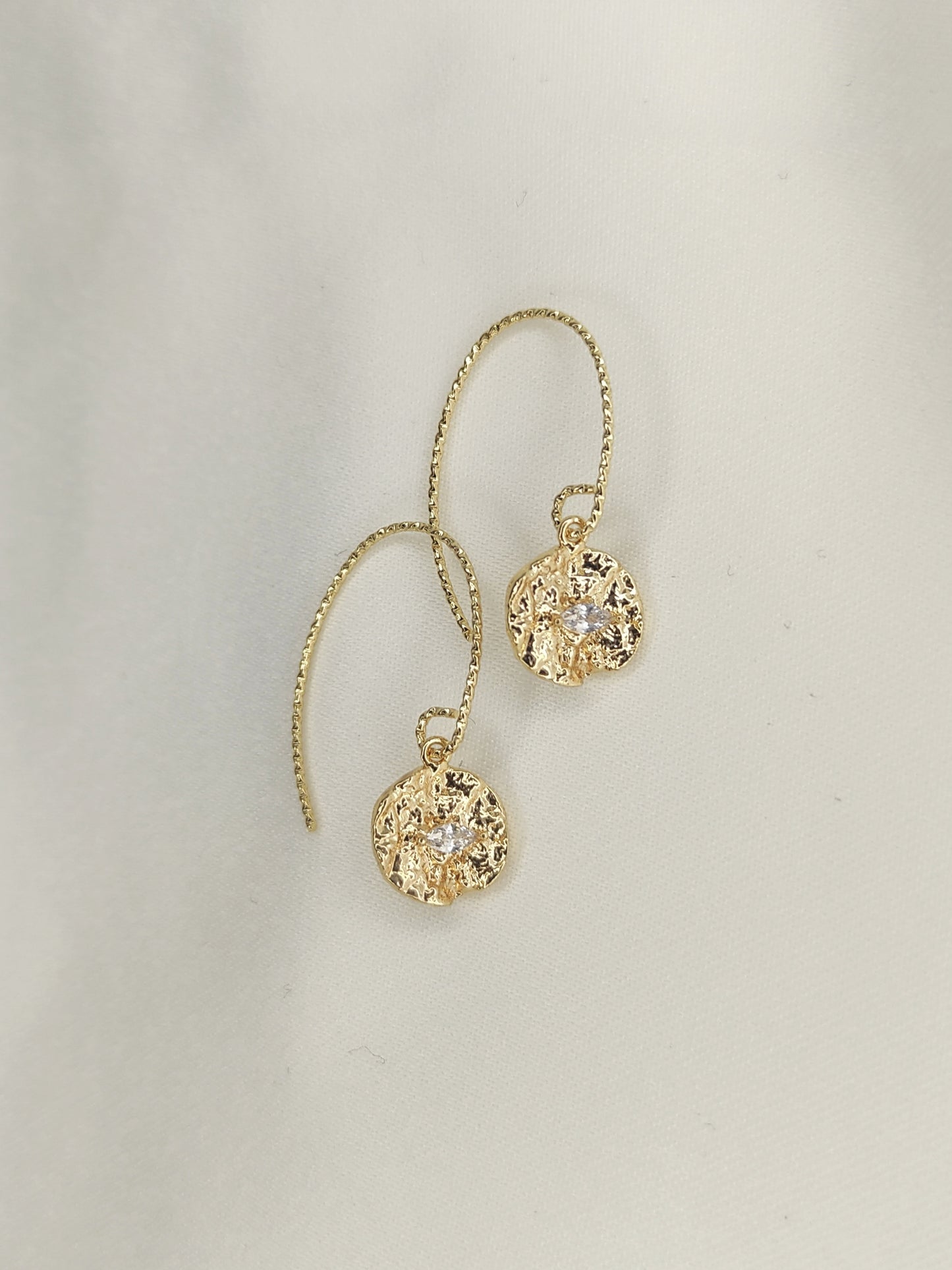 AUNA - Gold Drop Bridal Earrings